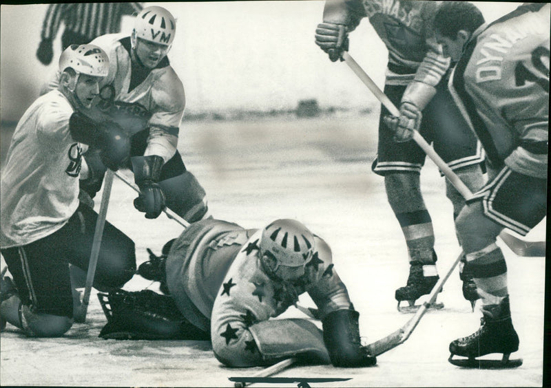 LEDO SCHEY OBERLIGA IN DRESDEN WEIWASSE LOVY WEIV NECHTS COMES - Vintage Photograph
