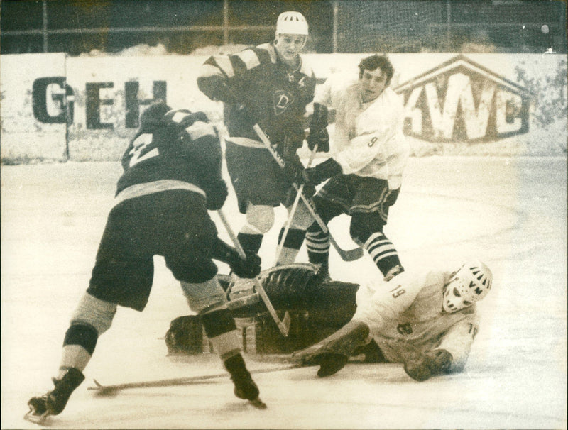 WHITE WATER WEIPOANTES ROSTOCK SOCK PETERS FABIAN - Vintage Photograph