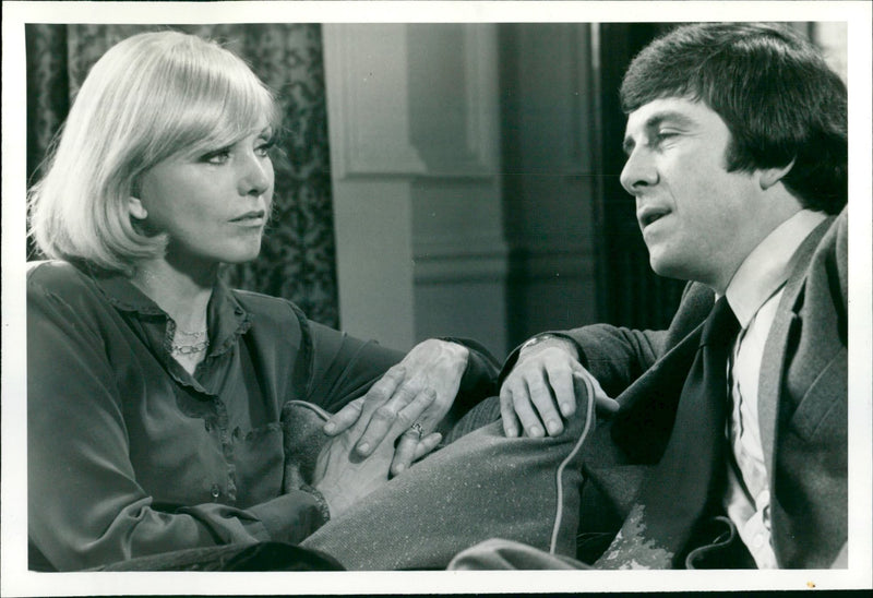 REED SON TV - AFTER THAMES TELEVISION KIM NOVAK SIMON, SHOWS, FILM - Vintage Photograph