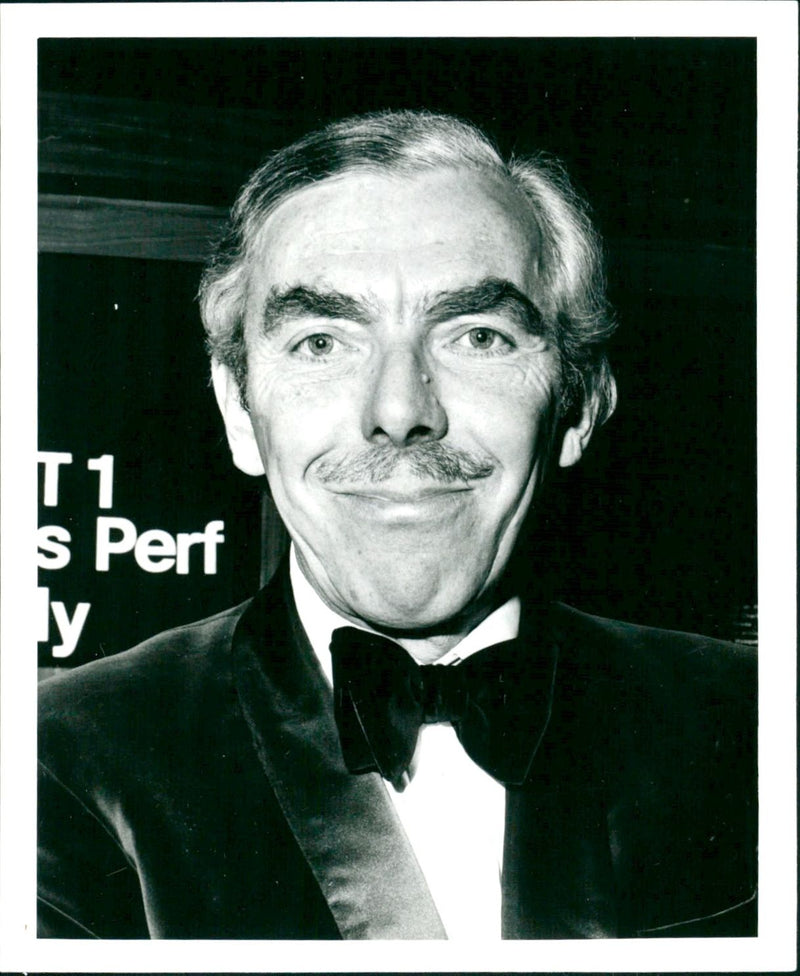 MUIR. FRANK. SCRIPT WRITER. - Vintage Photograph