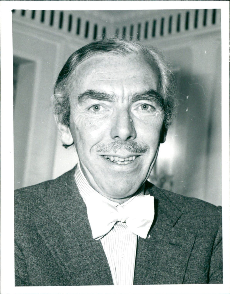 MUIR. FRANK. SCRIPT WRITER. - Vintage Photograph