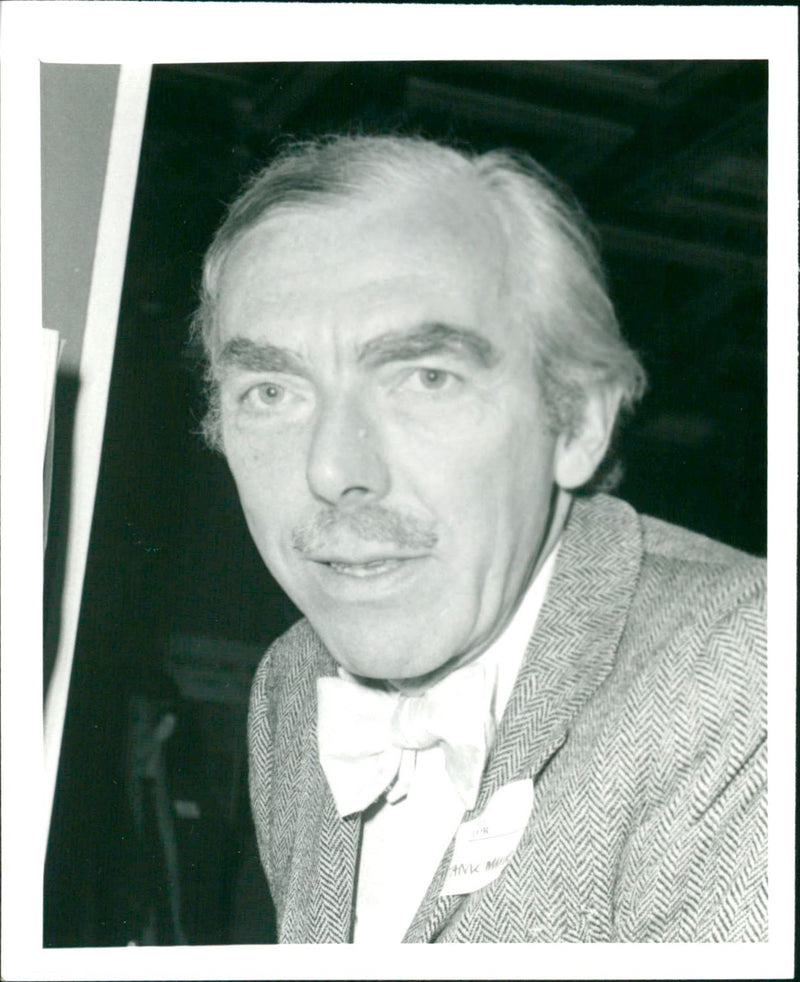 MUIR. FRANK. SCRIPT WRITER. - Vintage Photograph