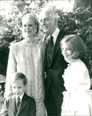 1984 - SPELLING AARON TV PROD COMES DYNASEY 1VNOMIN, LONDON, FILM, WIFE - Vintage Photograph