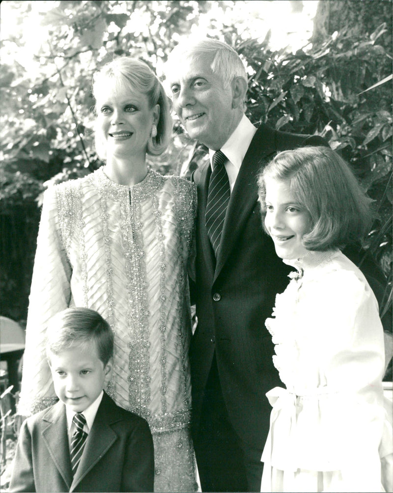 1984 - SPELLING AARON TV PROD COMES DYNASEY 1VNOMIN, LONDON, FILM, WIFE - Vintage Photograph