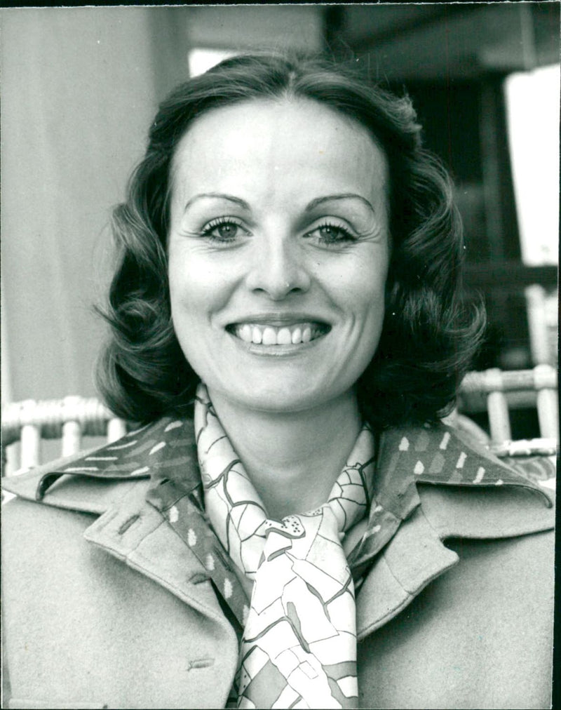 1977 - KAHN BRIGITTE ACTRESS BORN KAIN GERMAN, LONDON - Vintage Photograph