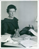 ADAMS RUTH MRS.  WRITER - Vintage Photograph