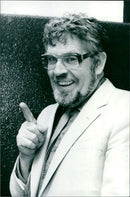 1986 - HARRIS ROLF TVI MUSIC TVI SINGER ENTERTAINER OBE, LONDON, ARTIST - Vintage Photograph