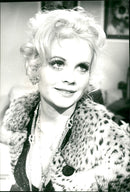 1973 - CUNNINGHAM LINDA ACTRESS AND THAMES TELEVISION, FILM, WIFE - Vintage Photograph