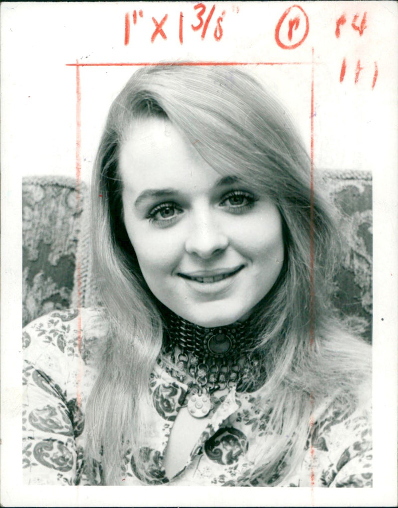 1971 - CUSACK SINEAD ACTRESS DAUGHTER, LONDON - Vintage Photograph