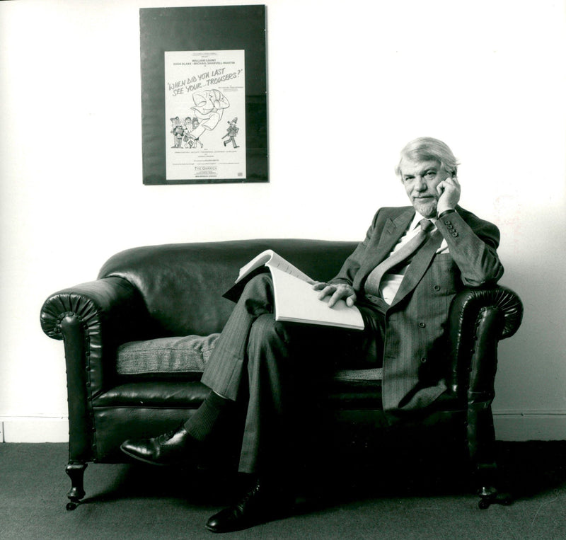 GALTON RAY COMEDY WRITER - MGN DIVISIONAL, SECTION - Vintage Photograph