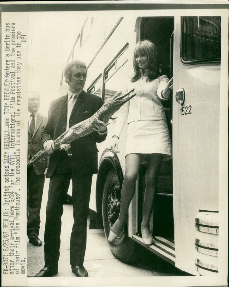 1967 - KENDALL SUZY JUN WIRED, MOVIE, FILM - Vintage Photograph