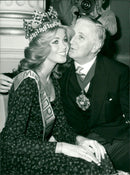 1980 - BRUM GABRIELLA BEAUTY MISS WORLD UPI OUT GARDNER RONALD, LONDON, SIR - Vintage Photograph