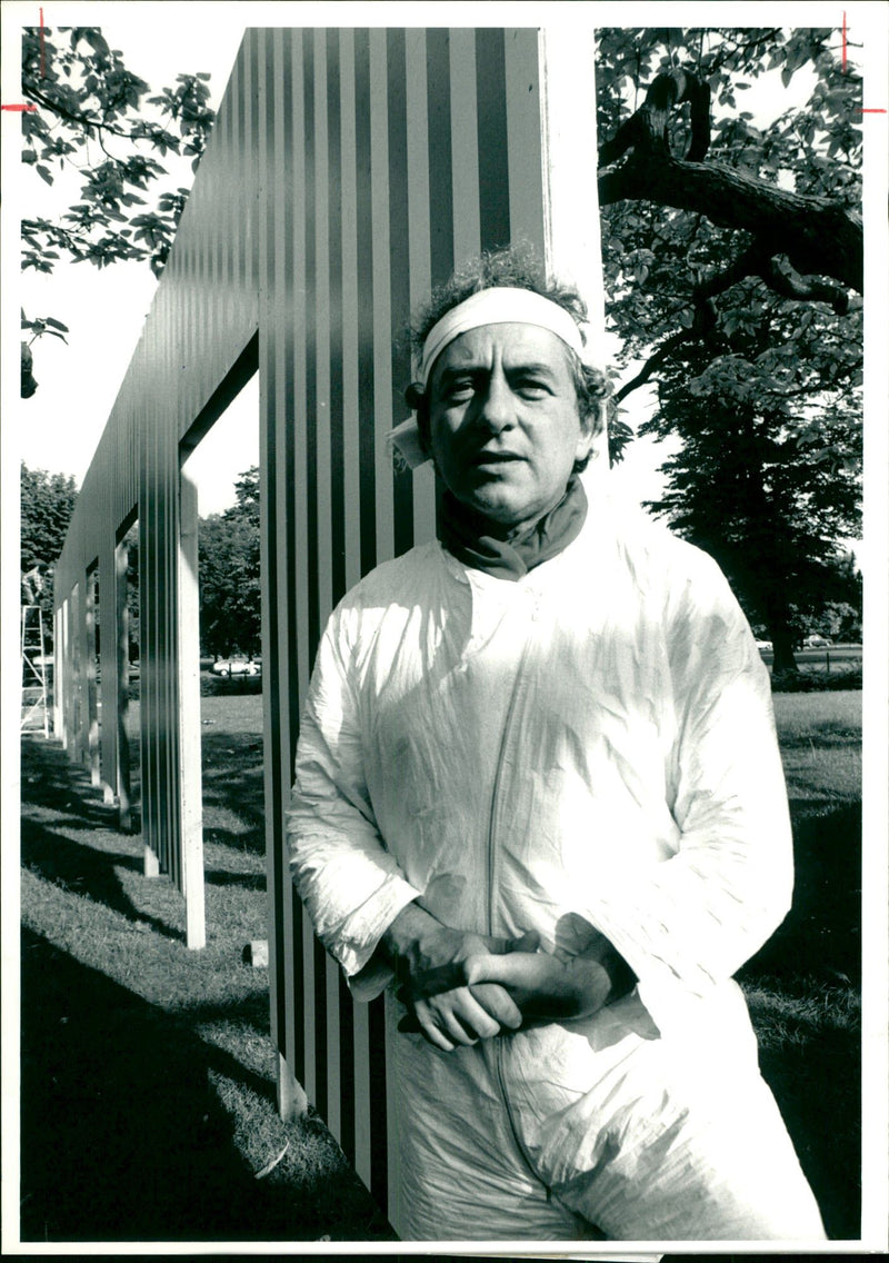 BUREN DANIEL ARTIST - DAY GOAL LONDON MM - Vintage Photograph
