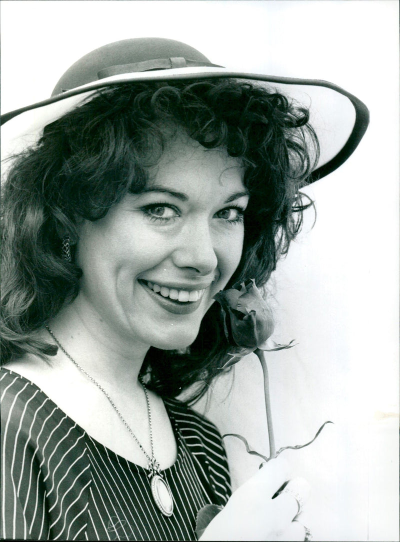 FRANKLYN SABINA ACTRESS - LONDON PAP MALCOLM, SIR - Vintage Photograph