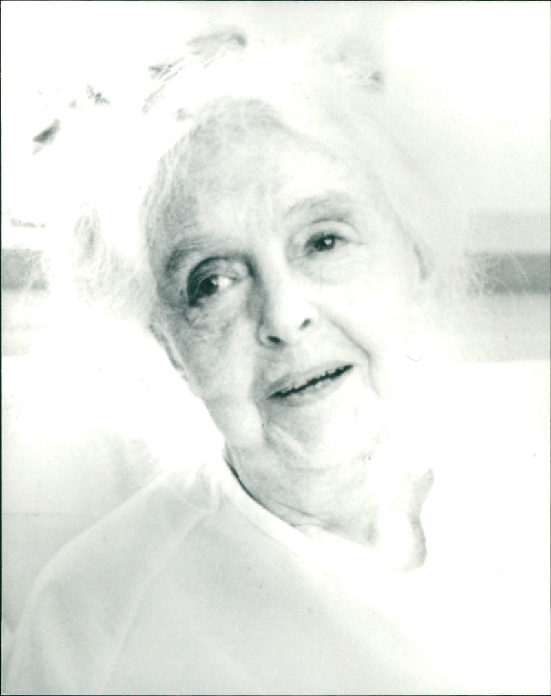 GISM LILLIAN ACTRESS - GISH HOLLYWOOD VETERAN ALDA ALAN, LONDON, FILM, PRESS - Vintage Photograph