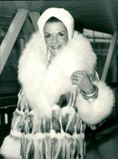 RUSSELL JANE FILMS - MON RESERVE DIVISIONAL LIBRARY, HEATHROW, ACTRESS, PRESS - Vintage Photograph