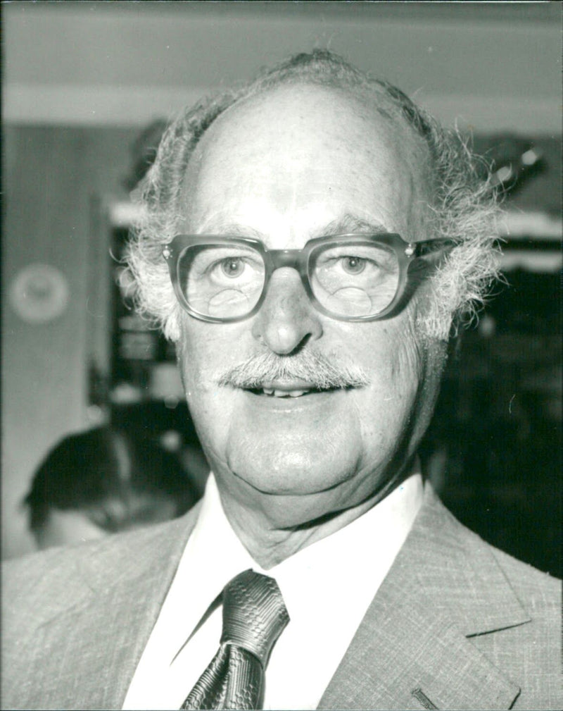 1987 - WOOLF JOHN SIR FILM T V PROBUCE CER SIE TILM, LONDON, AMERICAN - Vintage Photograph