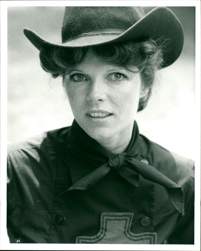 ROSS KATHARINE CLCTRESS - WELCOME CITY BLOOD, ROYAL - Vintage Photograph