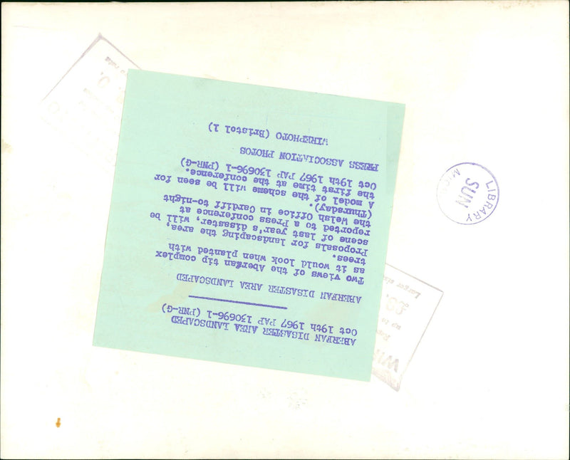 1967 - PB SREAN GENERAL ATEA ABERIAN DISASTISK LANDSCAPED, TWO, MODEL, FIRST - Vintage Photograph