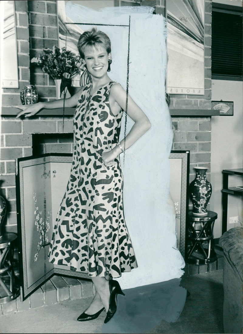 SMITH ELAINE ACTRESS - LAWRENCE DAPHNE, STAR, PAUL - Vintage Photograph