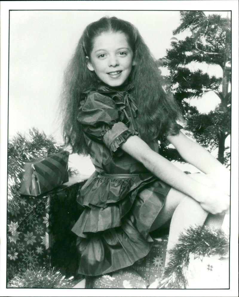 WYATT JOANNA ACTRESS - TERRY PHOTOGRAPH LOTT, SECTION - Vintage Photograph