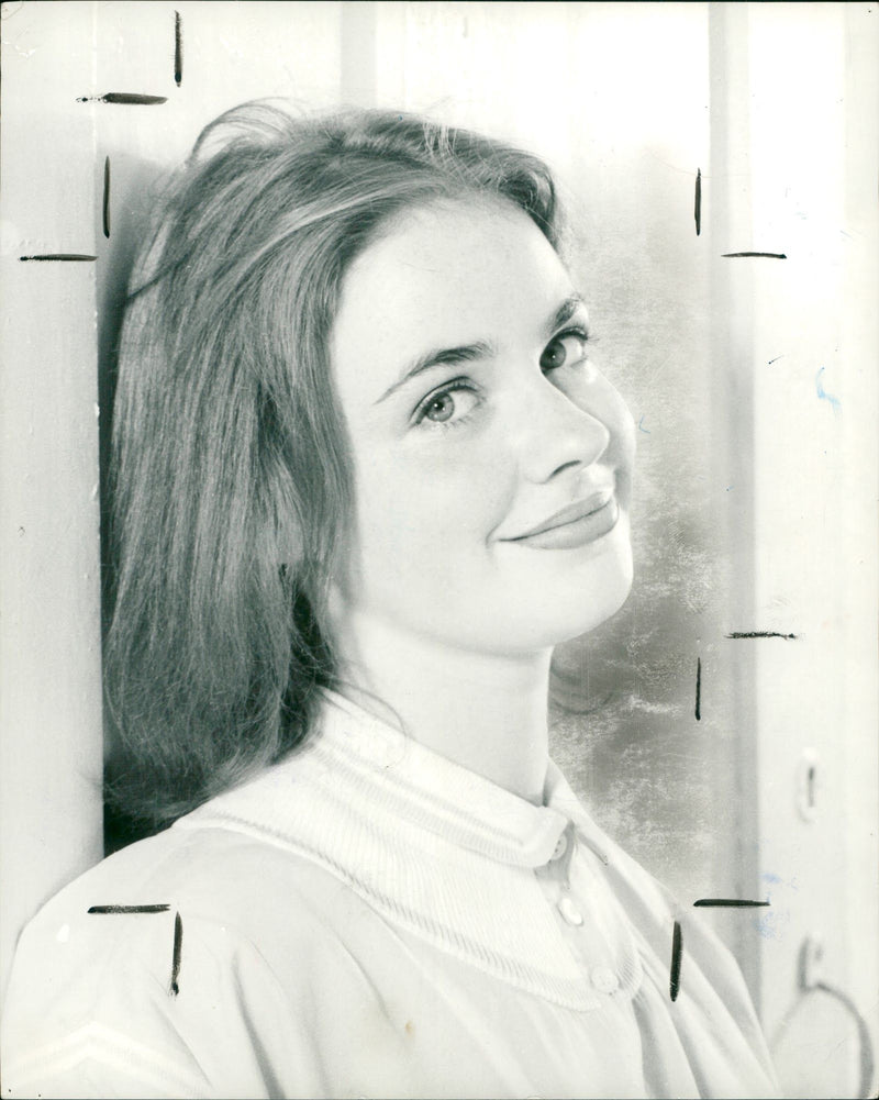 1964 - SCOULAR ANGELA ACTRESS PAULS, BLACK, USED - Vintage Photograph