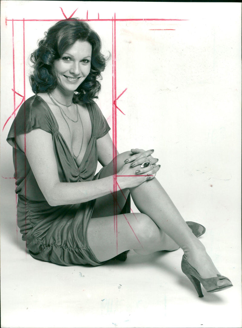 RIED TO ACTOR MICHAEL O'HAGAN , - Vintage Photograph
