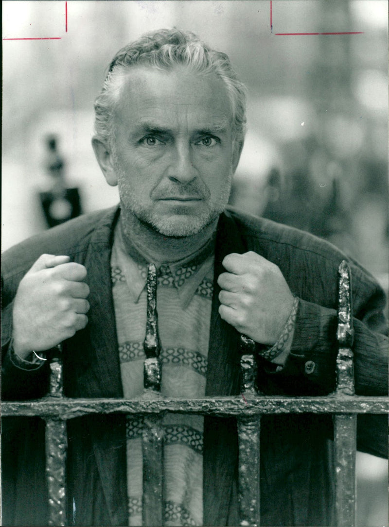 FREEMAN PAR - FOLDER AUL PAVE MAGGIE BIGGS NIE KON, MOVIE, PAUL, FILM - Vintage Photograph