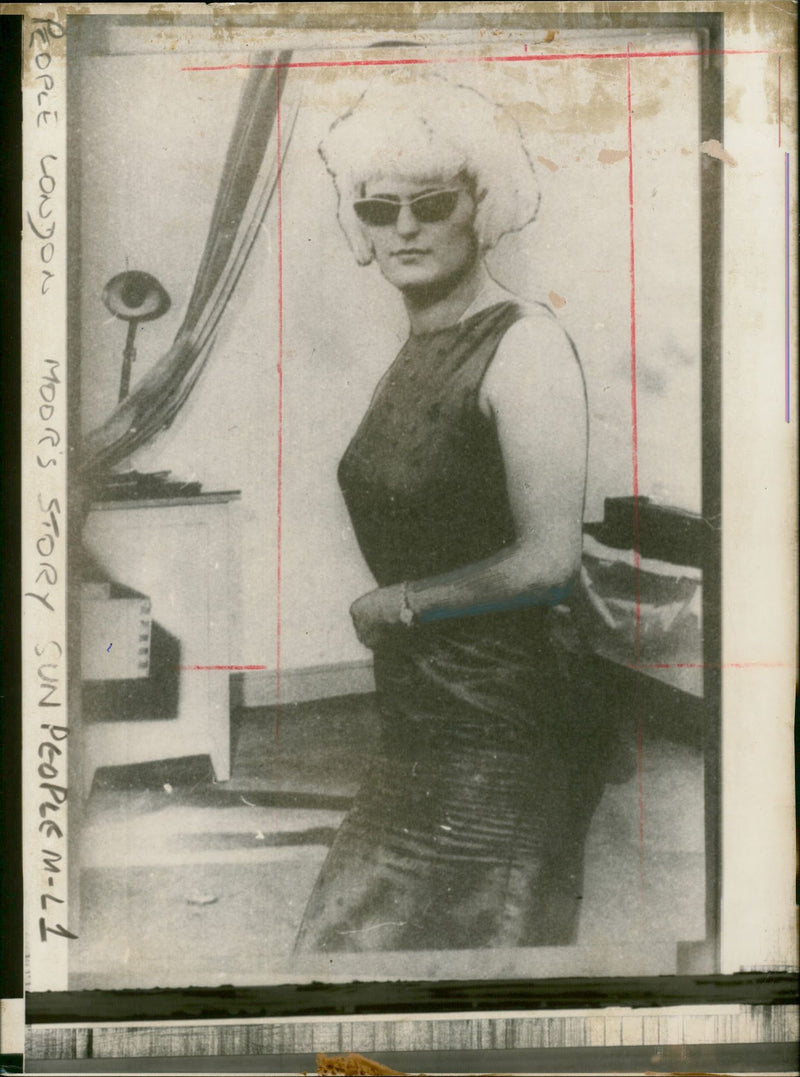 HINDLEY. MYRA , MURDERESS - Vintage Photograph