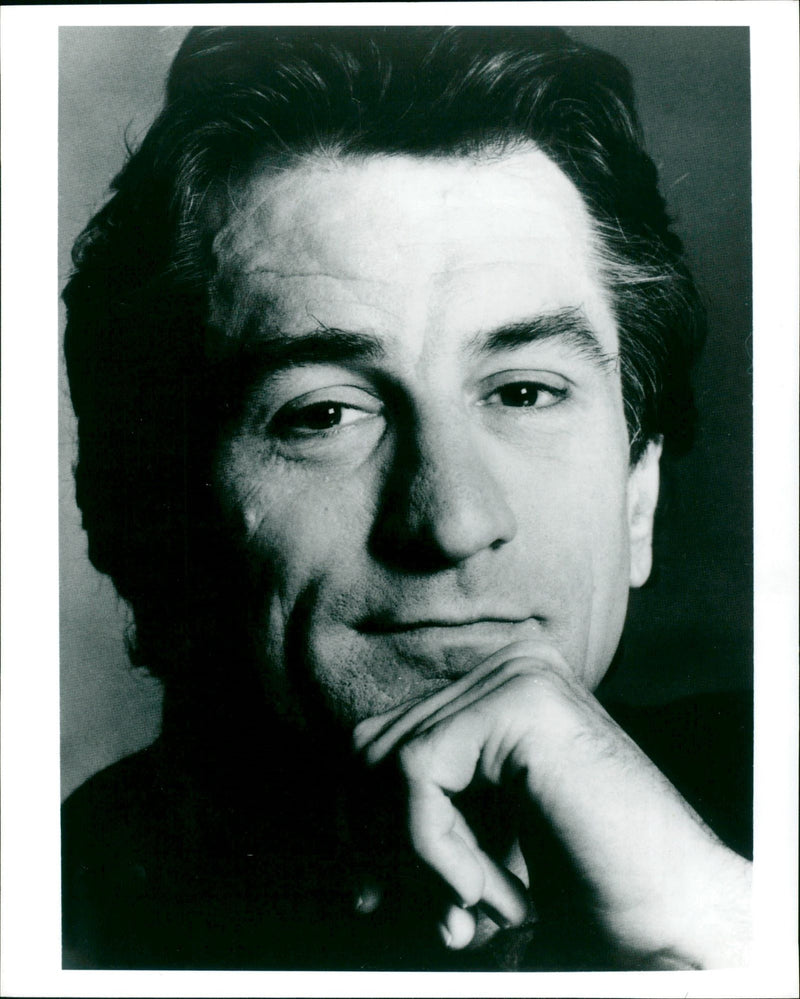 VIN ROBERT NIRO DE, STREET - Vintage Photograph