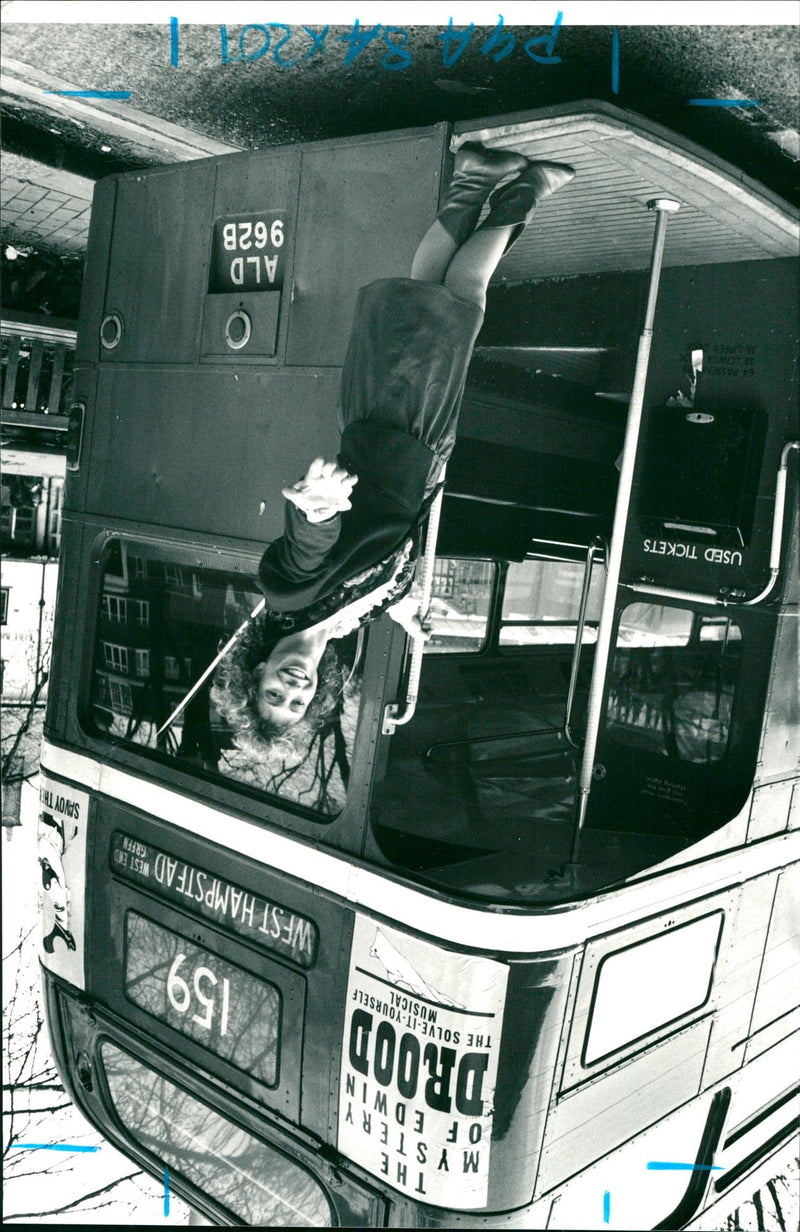 1987 - HILLER COLETTE NEWS DAILY, FILM - Vintage Photograph