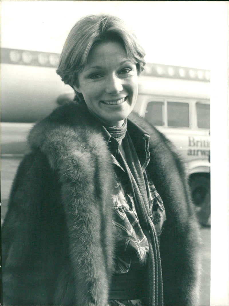 1976 - XPIWW YVETTE ACTRESS HAPPY, FILM, PARIS - Vintage Photograph