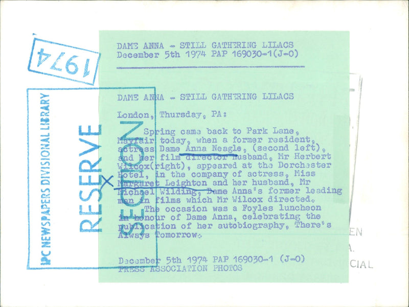 1974 - NEAGLE ANNA ACTRESS STILL GATHERING DAMC 1690301 J, FILM, LONDON - Vintage Photograph