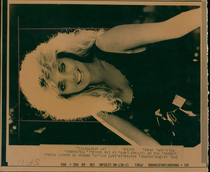1986 - LAMB TIFFANY ACTRES PAGE BY PETER JOHNS JOHNSTON MEL, LONDON, SHOW - Vintage Photograph