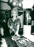 LANG TON DIANE ACTRESS - FOLDER LANGTON RESER DLARE, SON, MUSICAL - Vintage Photograph