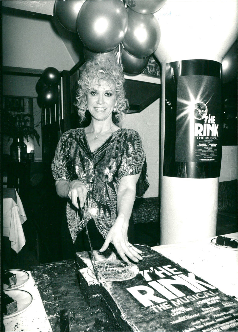 LANG TON DIANE ACTRESS - FOLDER LANGTON RESER DLARE, SON, MUSICAL - Vintage Photograph