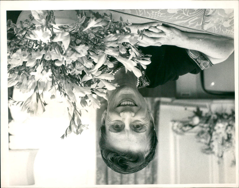 1980 - LILLIE BEATRICE ACTRESS TOWN BEATS OOS, FILM, LONDON - Vintage Photograph