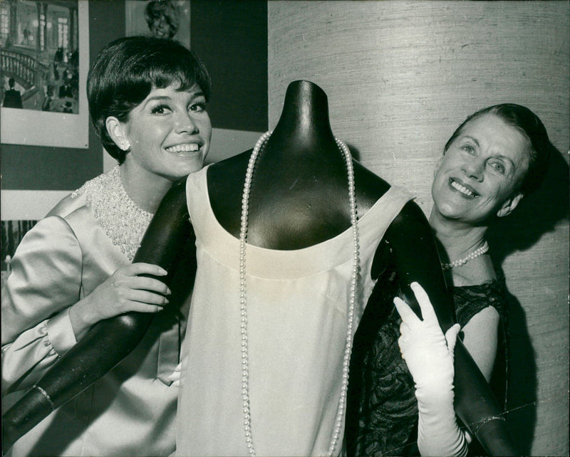 1923 - LILLIE BEATRICE ACTRESS START ABOUT HEAD ALL, FILM, SHOW - Vintage Photograph