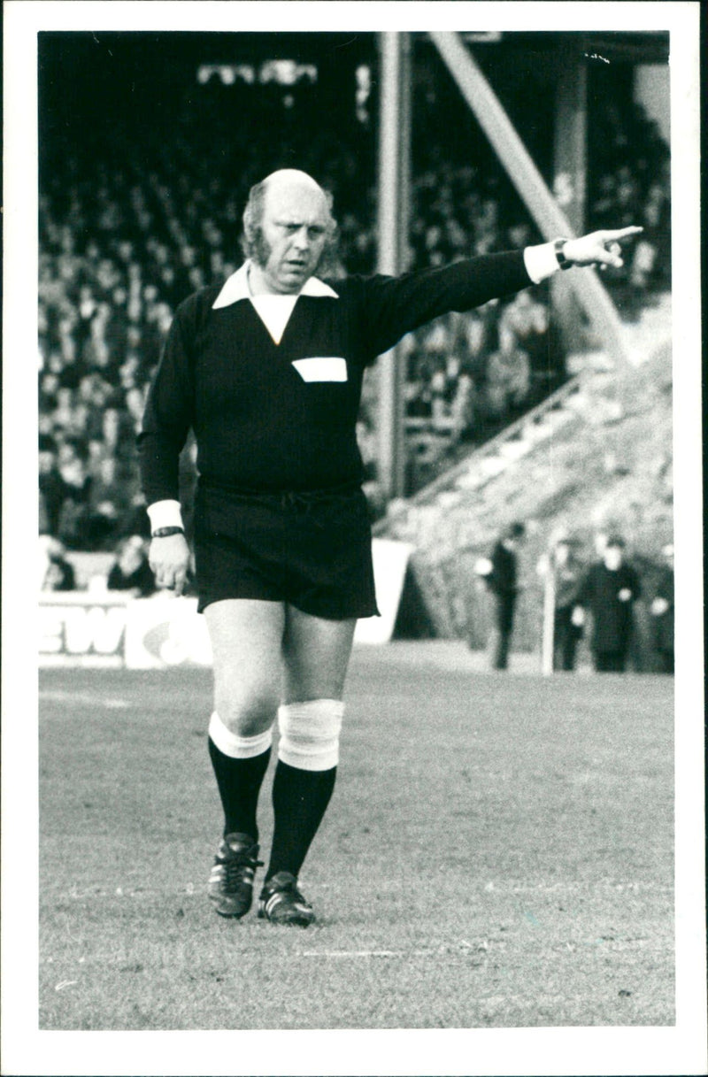 1974 - KIRKPATRICK ROGER FOOTBALL REFEREE, LONDON, PRESS - Vintage Photograph