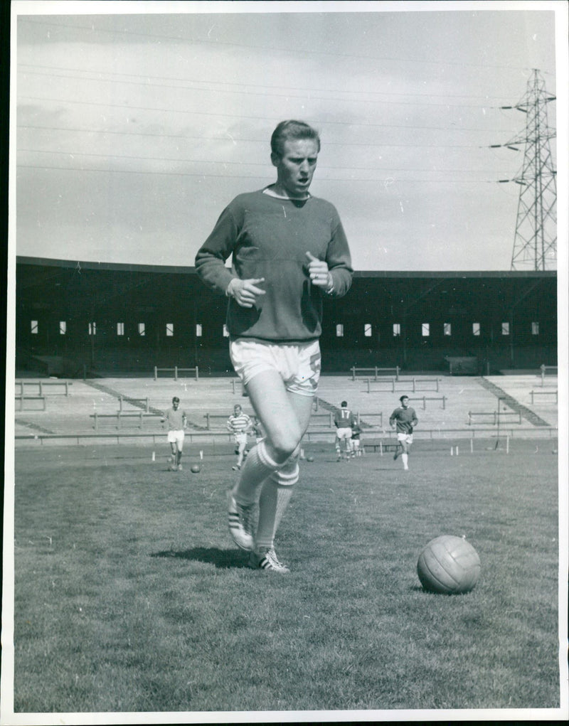 MCNEIL BILLY FOOTBALL GETIC EE MGR - SUN CELTIC HAMILTON MCNEILL - Vintage Photograph