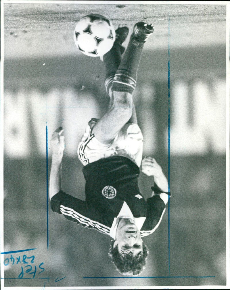 SARDINE SANDY FOOTBALL LEEDS GASGOW RANGERS - FEB JARDINE LOS BY BOB THOMAS - Vintage Photograph