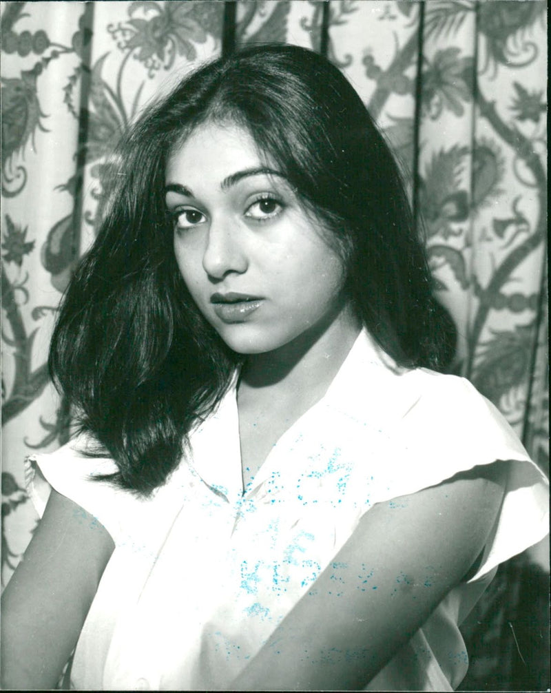 1919 - MUNIM TINA CTRESS ACTRESS FILM, LONDON - Vintage Photograph