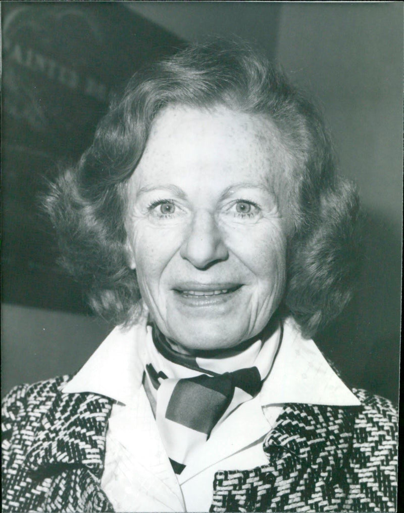 1982 - BIRK SARONESS BARONESS REGENTS, BRITISH, FILM, PARK - Vintage Photograph