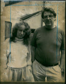 CALLAWAY ALAN PARENTS RUNAWAY BOY - DAD ANGUISHED ROBBIE MM, HOME, SON, WIFE - Vintage Photograph