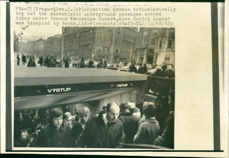 PRAGUE - TANKS, FAMOUS, SQUARE - Vintage Photograph