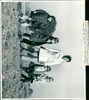 WANGO WWWIR - PEOPLE SUNDAY THE, WAY, FAMILY, ONE - Vintage Photograph