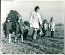 1972 - WANGO WWWIR SUECOUTE LETTUJ, PEOPLE, SUNDAY, DE - Vintage Photograph