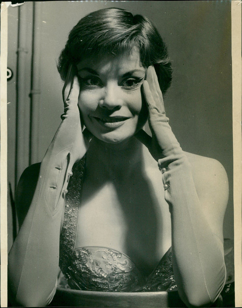 1957 - SEVEN SAKNADE JEST ADAM, PRINCE, FILM, DANCER - Vintage Photograph