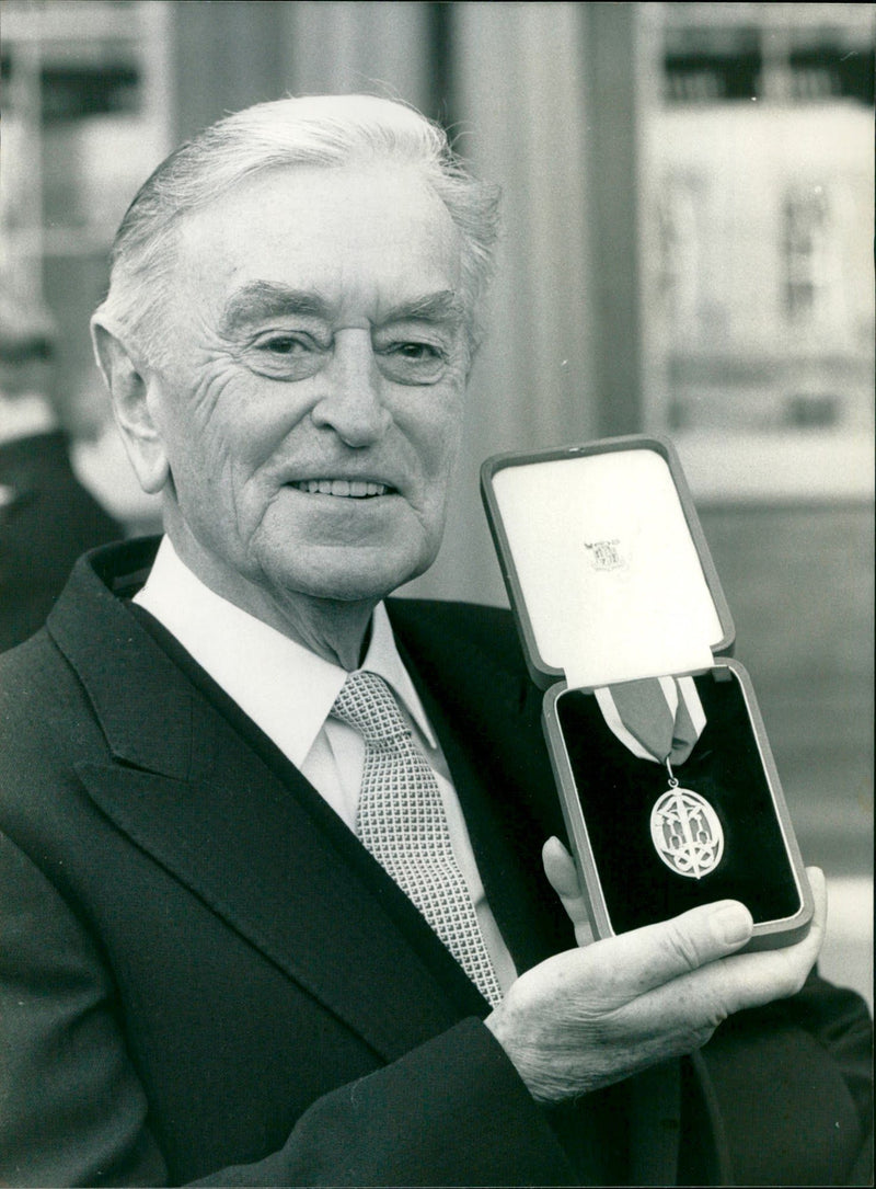 LEAN DAVID SIR JUNE SY FILMS - DAR LONDON, QUEEN - Vintage Photograph