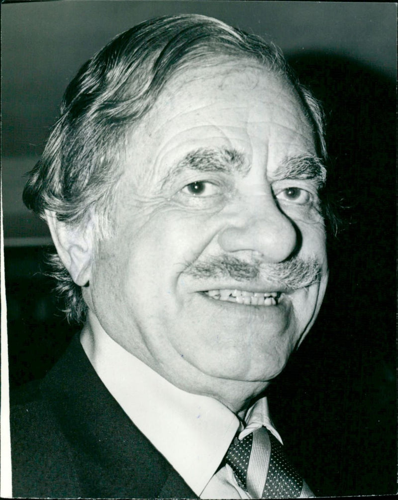 COHEN NAT FILM CO - REF PERSONALITY, STREET - Vintage Photograph